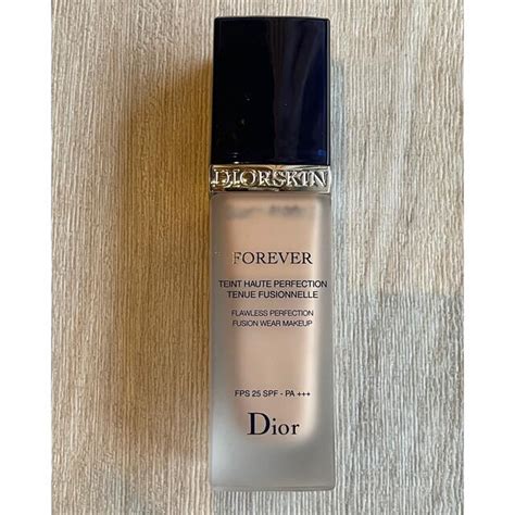 dior スキンフォーエバー|Dior skin forever.